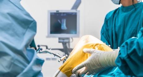 best Orthopedic Surgeon for Knee Replacement in Mumbai